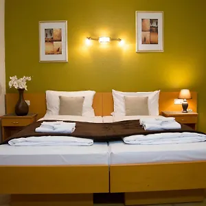garni-hotel-rodelheimer-hof.frankfurtammainhotels.com/