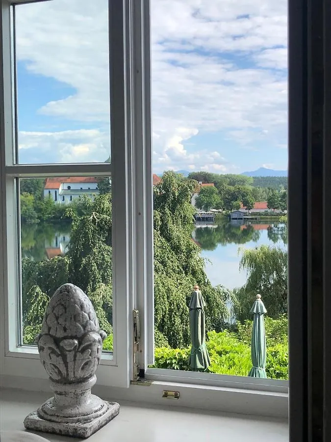 Apartment Seeblick Chiemgau, Haus Am Weinberg, 83370 Seeon Oberbayern